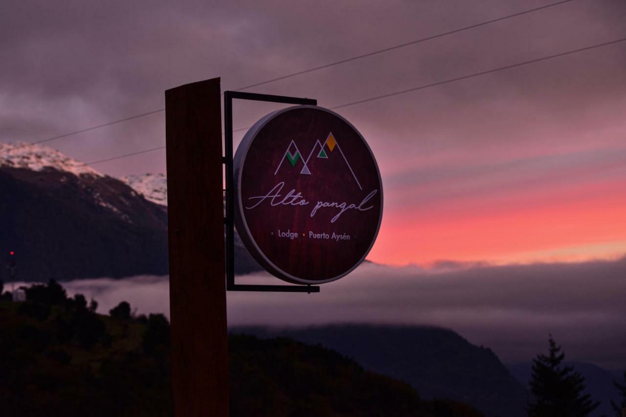Alto Pangal Lodge Puerto Aisen Bagian luar foto